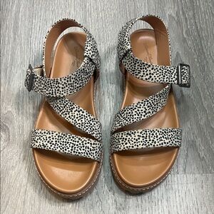 Universal Thread Black and White Strappy Sandals